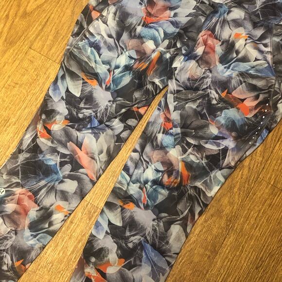 Lululemon Fast and Free High-Rise Tight 25” with Pockets in LUFL Size 12 - Picture 12 of 15